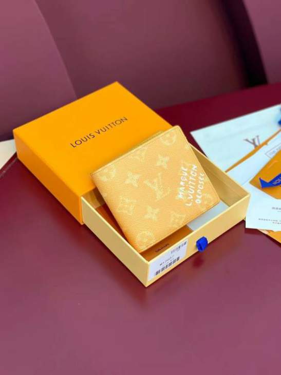 Picture of Louis Vuitton Wallets _SKUfw220044008fw